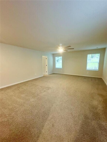 Building Photo - 327 Vly Oak Dr