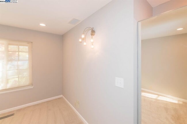 Building Photo - 39610 Benavente Ave