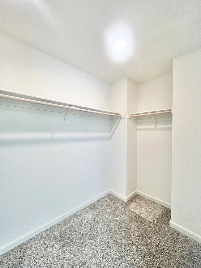Building Photo - Spacious 4 Bedroom Home in West Roseville ...