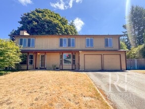 Building Photo - 7880 Oxbow Ave