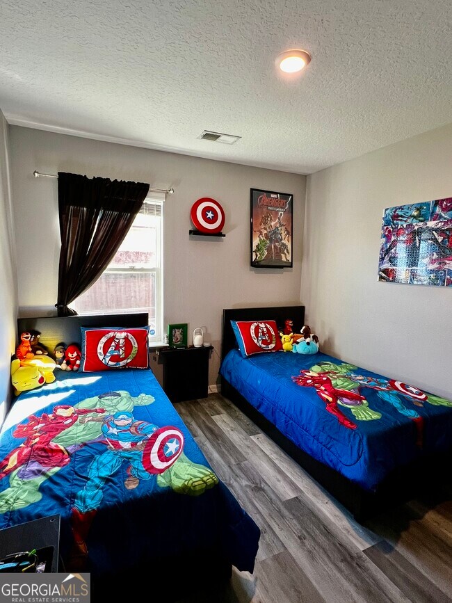 Building Photo - 125 Walnut Wy