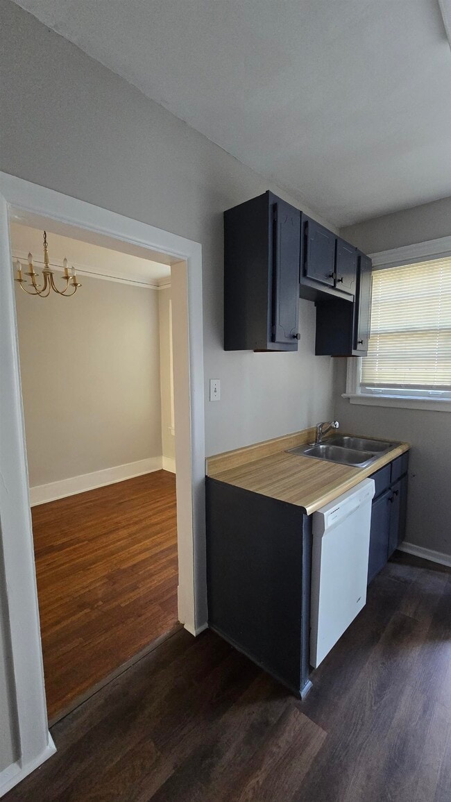 Building Photo - 191 N Avalon St