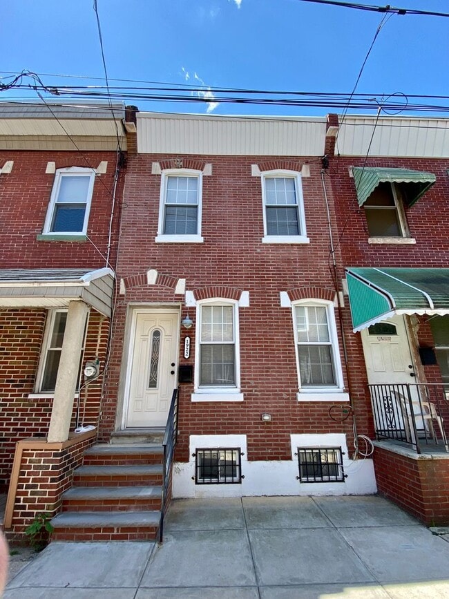 Building Photo - Beautiful 2-Bedroom Townhouse in Point Bre...