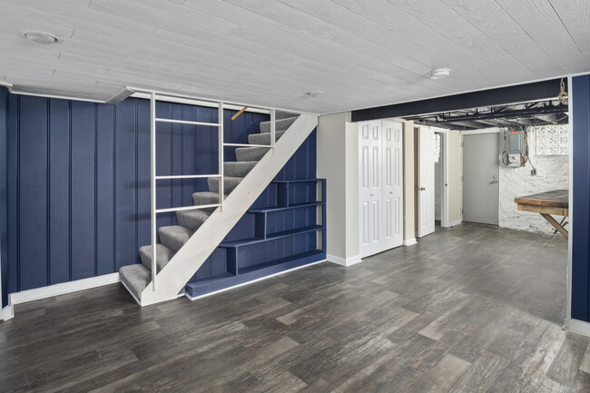 Building Photo - 710 Edmondson Ave