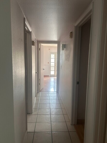 Building Photo - 2407 W Le Marche Ave