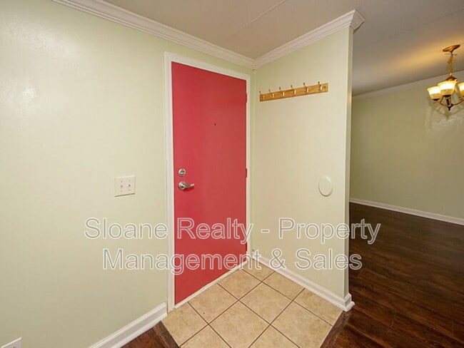 Building Photo - 3184 Sanders Rd