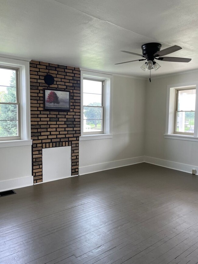 Building Photo - RECENTLY RENOVATED SCHOOL HOUSE FOR RENT!