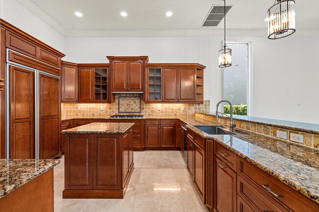 Building Photo - 17550 Circle Pond Ct