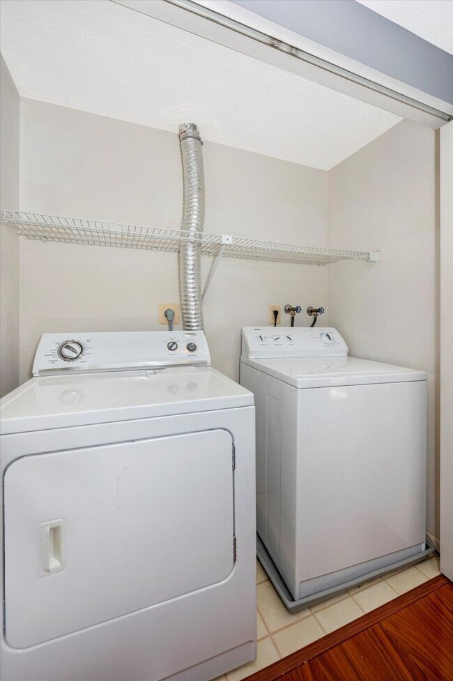 Building Photo - Affordable Condo in Frederick, MD