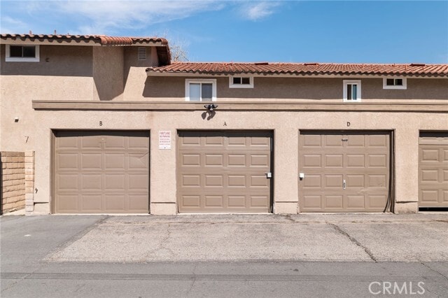 Building Photo - 3645 Country Oaks Loop