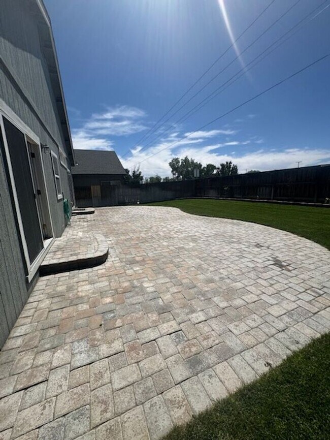 Building Photo - Home SWEET Home now available in Fernley!
