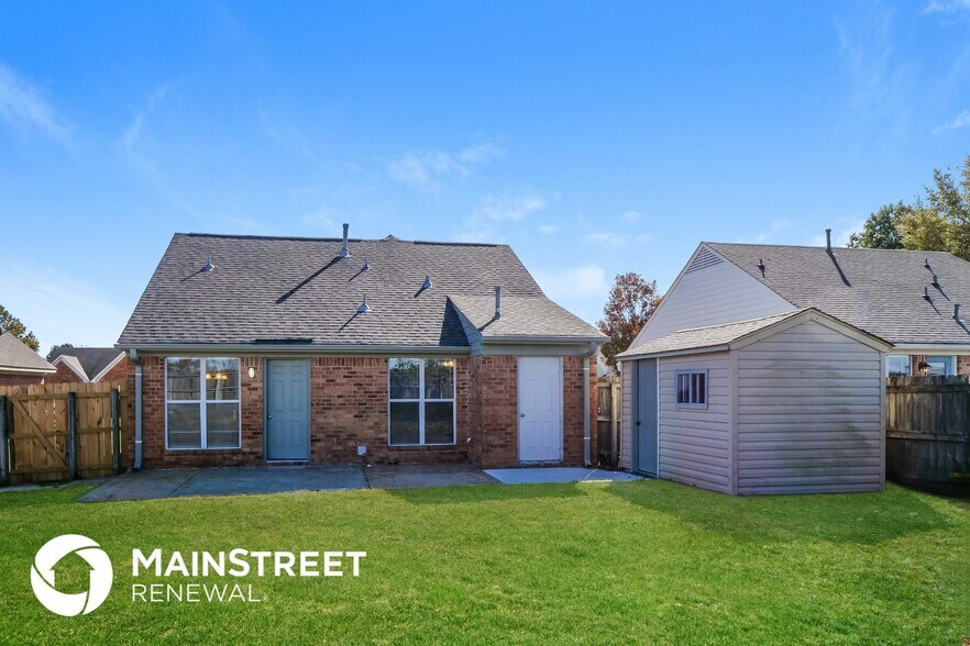 Building Photo - 5677 Kaitlyn Dr W