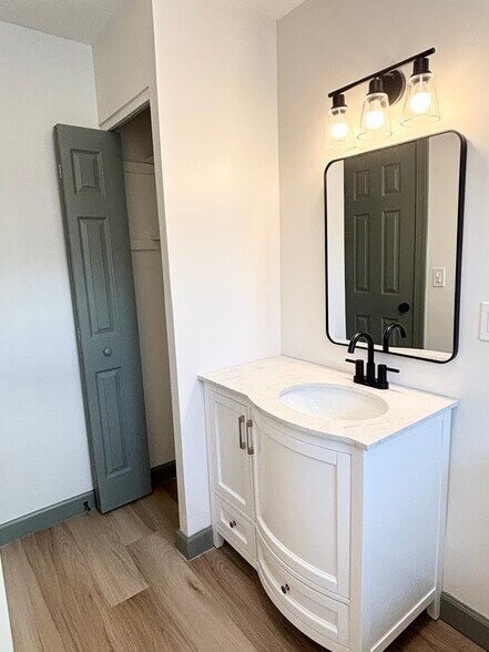 Building Photo - 510 91st Ave N