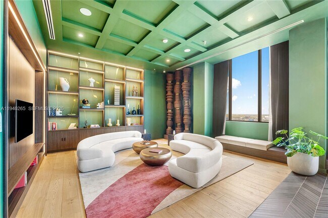 Building Photo - 11 NE 6th St