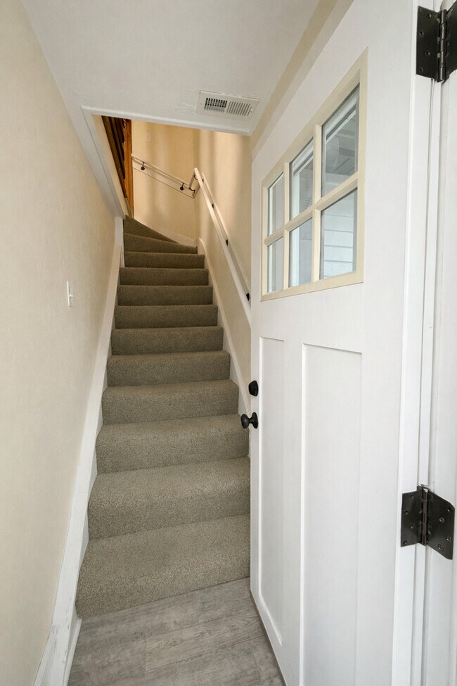 Building Photo - 816 Fargo Blvd