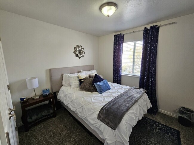 2nd Bedroom - 426 W 600 S