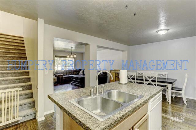 Building Photo - Boise 2101Sqft Great family home in Devonshire Subdivision