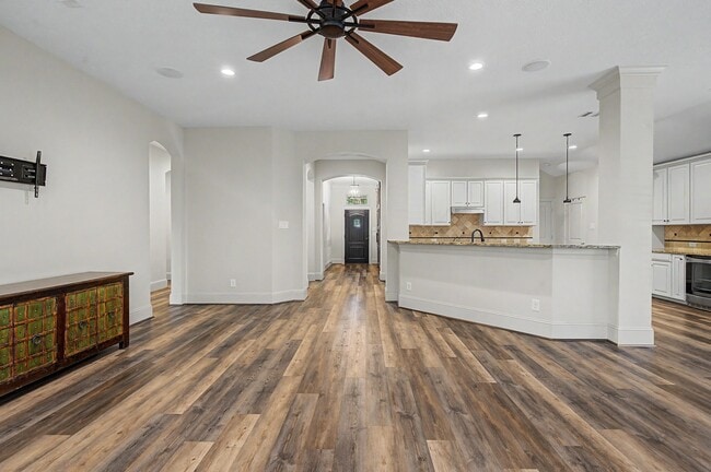 Building Photo - 31032 Sunfall Trail Ln