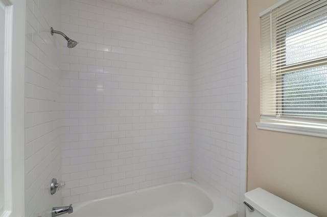 Building Photo - 6631 Parkview Ln
