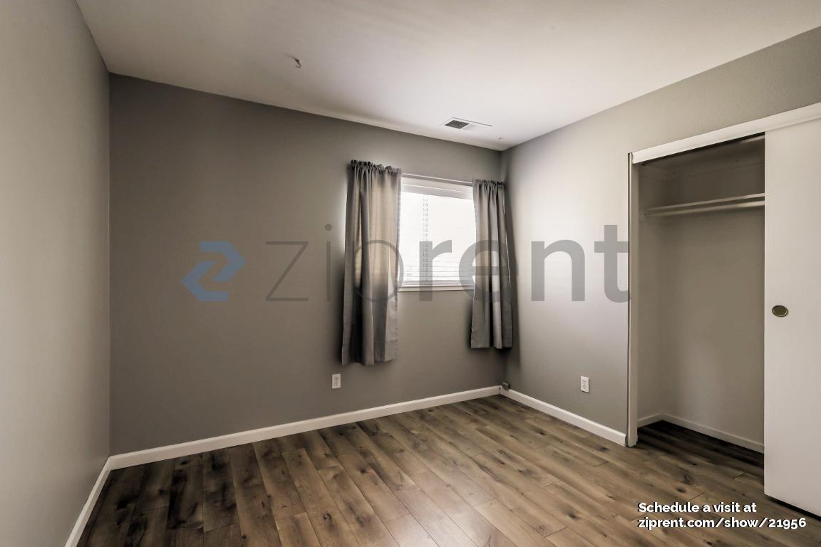 Building Photo - 9404 Lazy Creek Dr