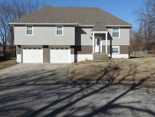 Primary Photo - Perfect Family Home