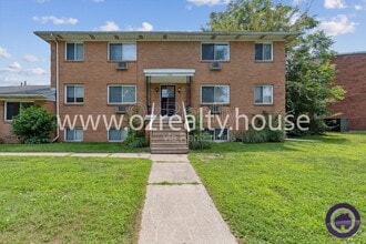 Building Photo - 1733 Christian Ave