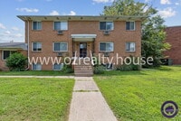 Building Photo - 1733 Christian Ave