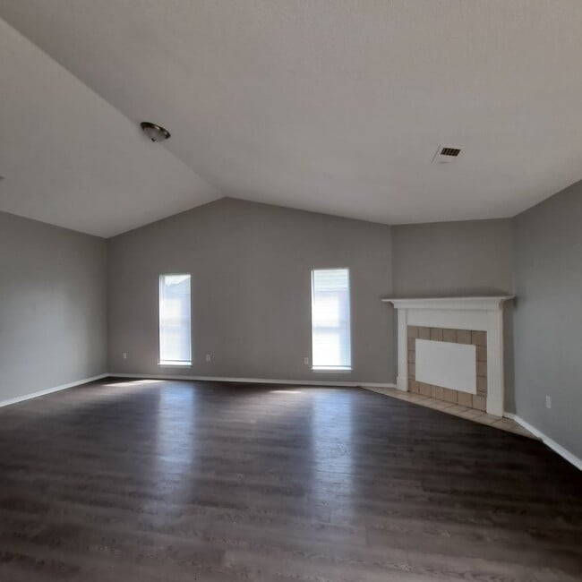 Building Photo - 7340 Dunbarton Dr