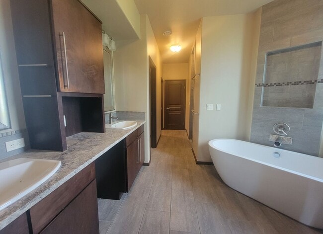Building Photo - Peaceful Living with Views, Space & a 6 Ca...