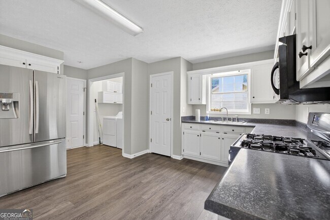 Building Photo - 5205 Maltdie Ct NE