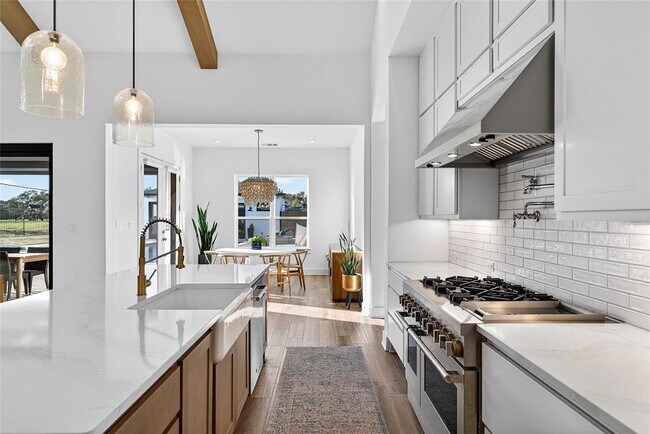 Building Photo - 404 Prairie Clover Dr