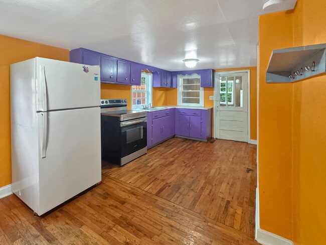 Building Photo - Two Bedroom Home for Rent in Central Gainesville Location