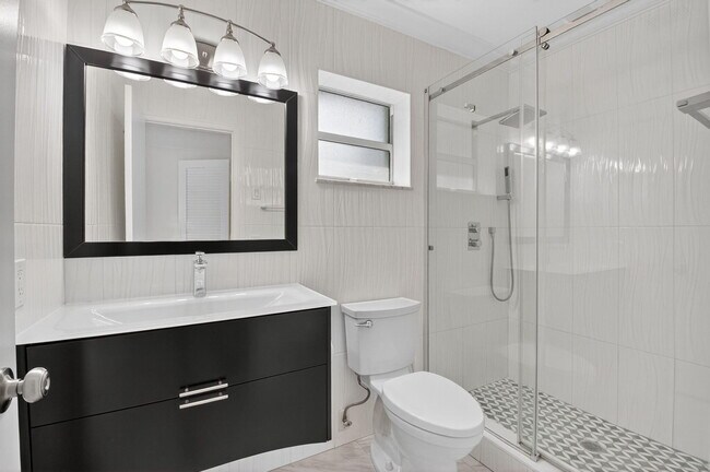 Building Photo - 937 Banyan Dr