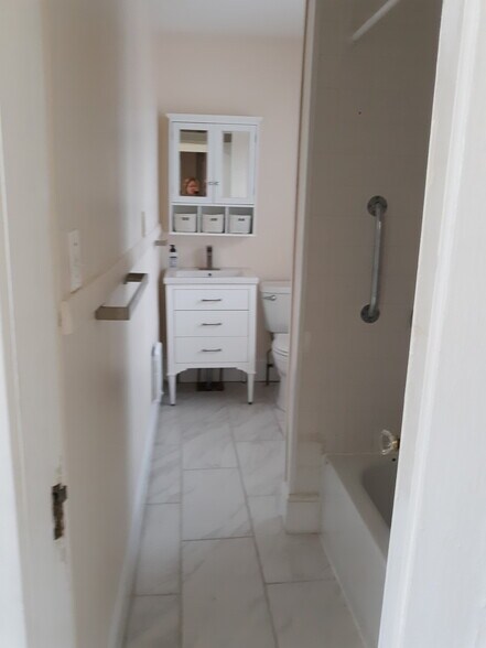 Building Photo - 160 Ocean Ave