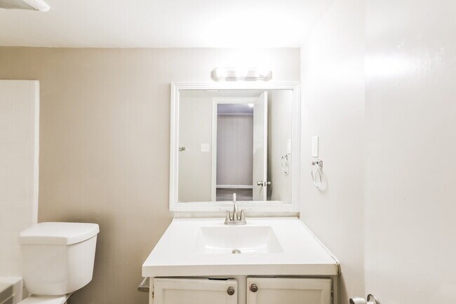 Building Photo - 8964 Raven Dr