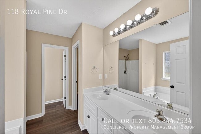 Building Photo - 118 Royal Pine Dr