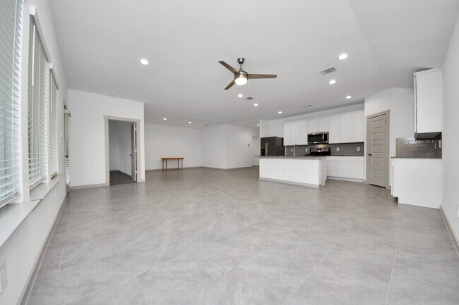 Building Photo - 1118 Hyde Lk Ln