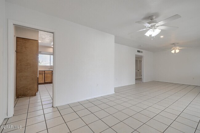 Building Photo - 9632 Gairloch Dr