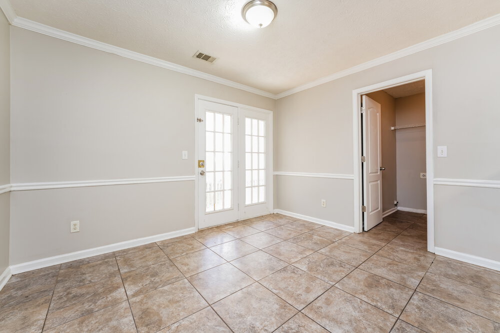 Building Photo - 10527 Crabtree Dr