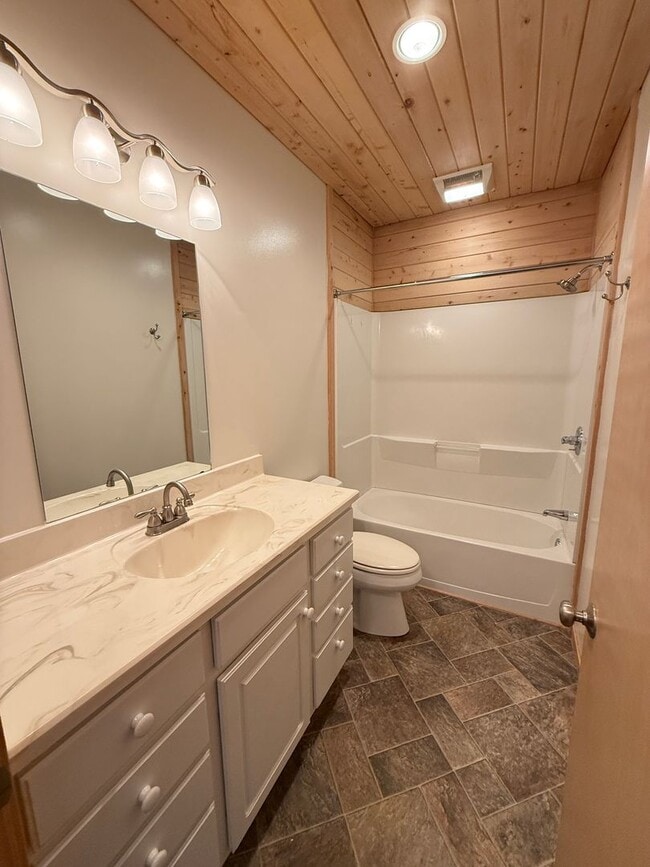 Building Photo - Spacious Newly Remodeled 2-Bedroom Upper Apartment in the Village of Grass Lake