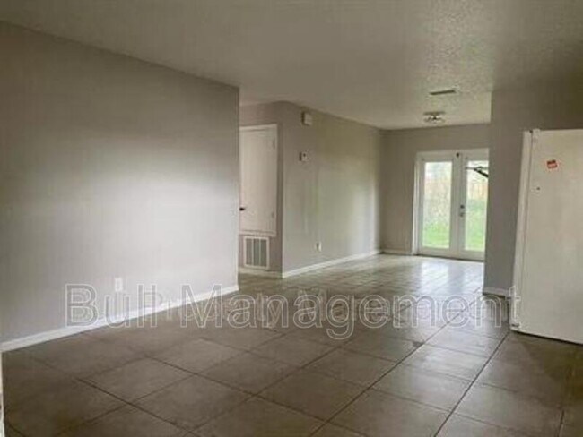 Building Photo - 5525 Lehigh Ave