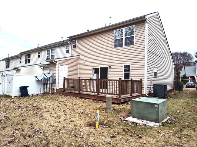 Building Photo - Two story, 3 Bedroom, 2.5 Bath End Unit Townhome located in the Hanover Community in SC!