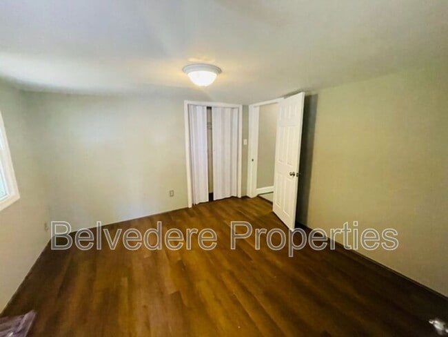 Building Photo - 211 W 7th Ave