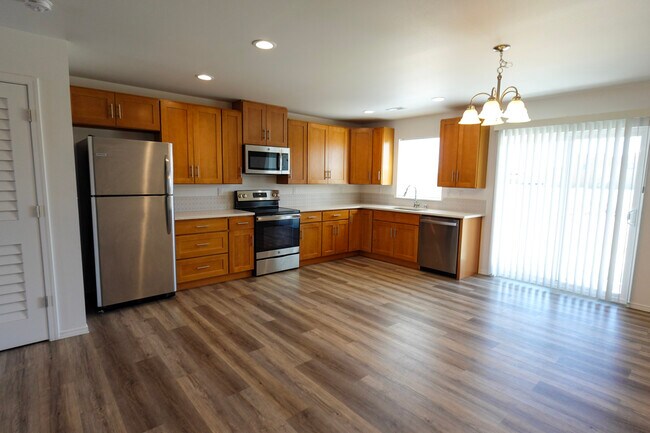 Building Photo - 2829 W Marina Dr