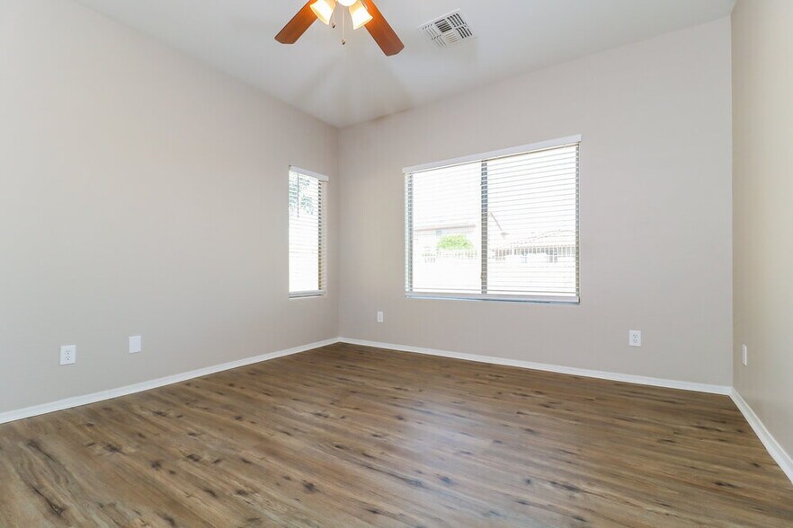 Building Photo - 17792 W Paradise Ln