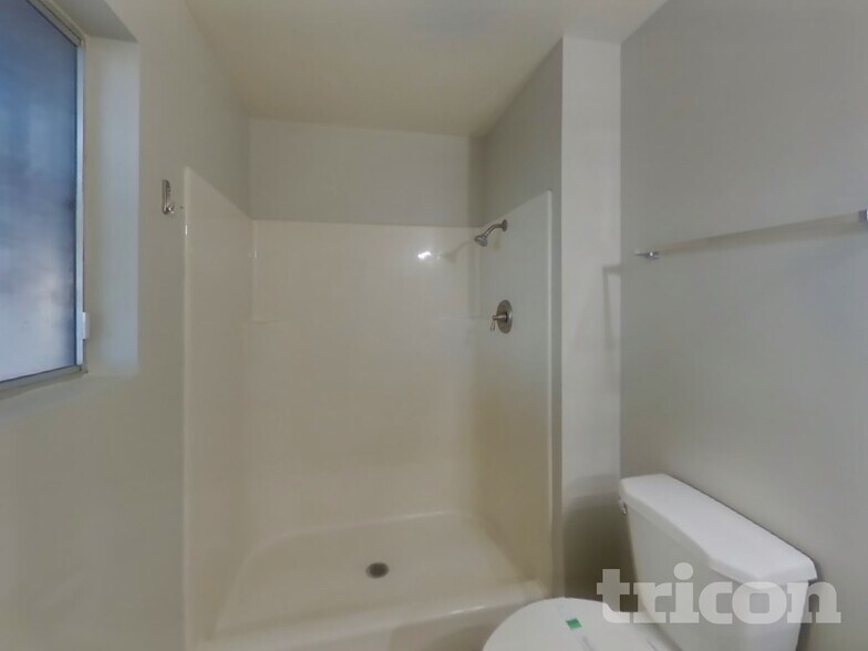 Building Photo - 3729 W North Ln