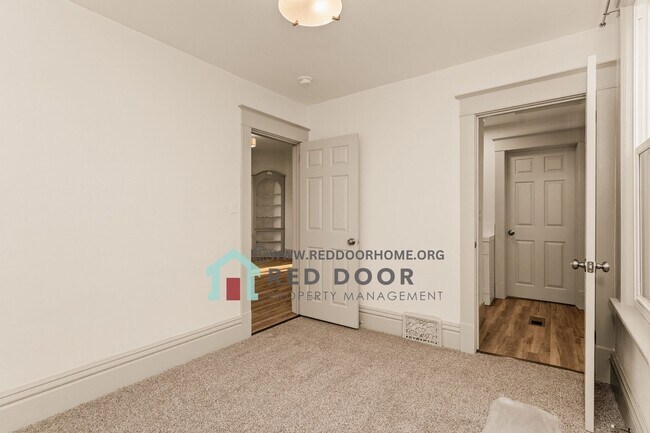 Building Photo - Beautiful  4-bedroom, 2-bathroom home