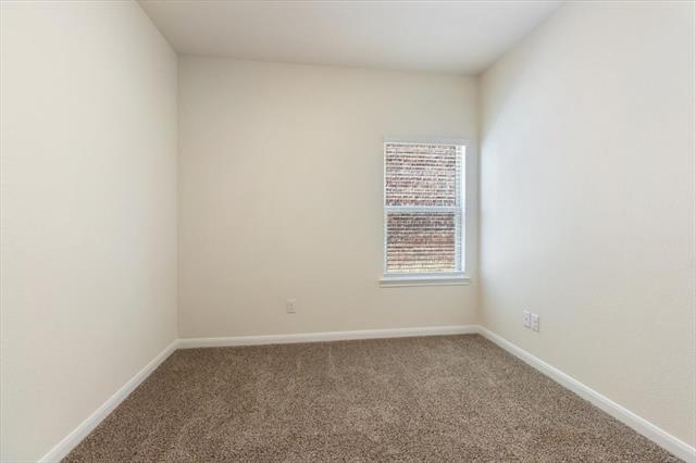 Building Photo - 3902 Oak Crk Cir
