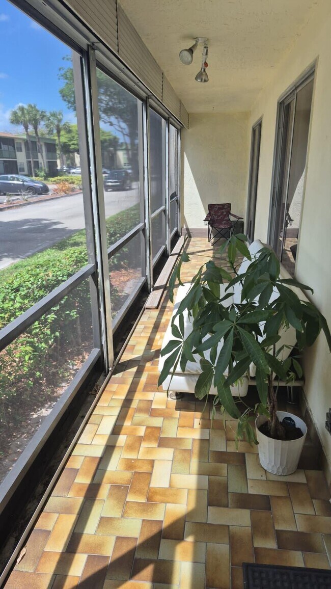 Building Photo - 4137 NW 88th Ave