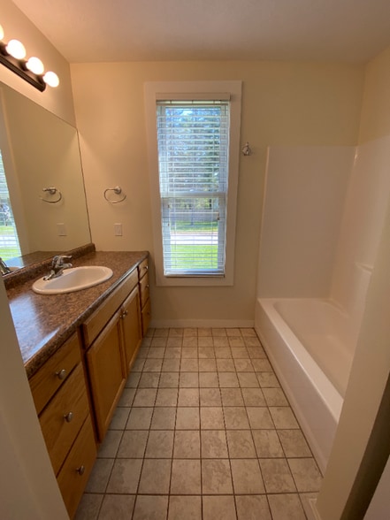 Building Photo - 3761 N Four Mile Rd